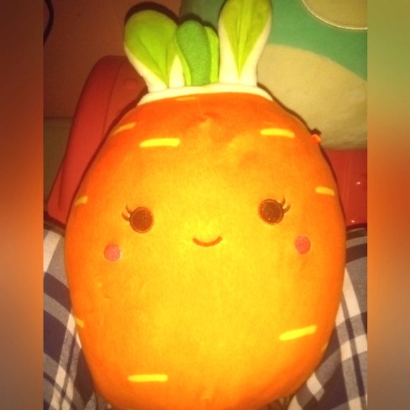 2 Squishmellow's 1 large 1 medium - Picture 2 of 2